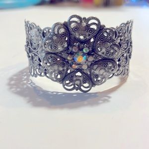 NWOT. Cuff Filigree Heart Crystal Bracelet
